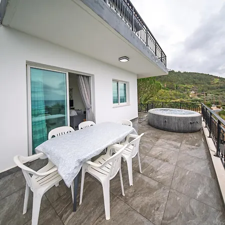 Seaview Paradise With Private Pool & Jacuzzi In Paphos * Pomos