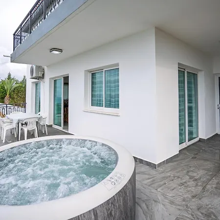 Seaview Paradise With Private Pool & Jacuzzi In Paphos Villa