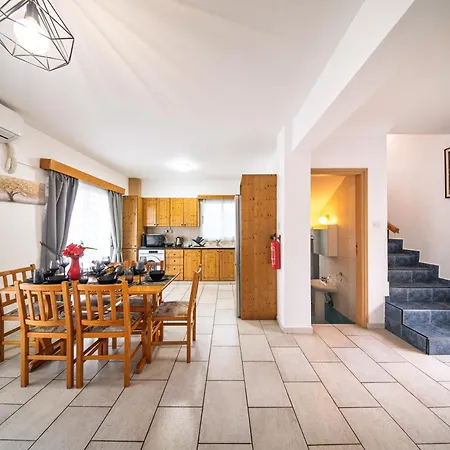 Seaview Paradise With Private Pool & Jacuzzi In Paphos Pomos