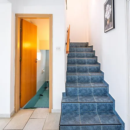 Seaview Paradise With Private Pool & Jacuzzi In Paphos Villa Pomos