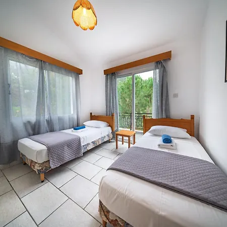 Villa Seaview Paradise With Private Pool & Jacuzzi In Paphos Pomos