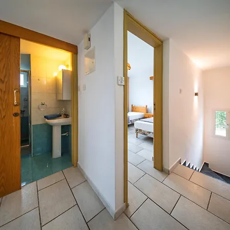 Seaview Paradise With Private Pool & Jacuzzi In Paphos Villa *