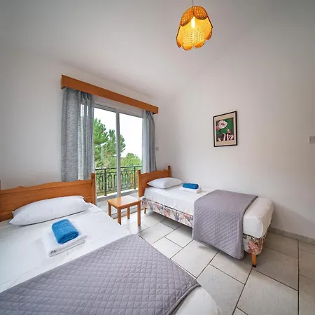 Seaview Paradise With Private Pool & Jacuzzi In Paphos Villa