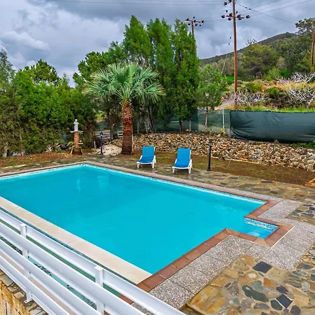 Villa Seaview Paradise With Private Pool & Jacuzzi In Paphos *